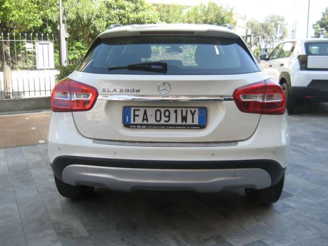 MERCEDES-BENZ GLA 200 D EXECUTIVE - foto 3