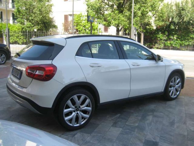 MERCEDES-BENZ GLA 200 D EXECUTIVE - foto 5