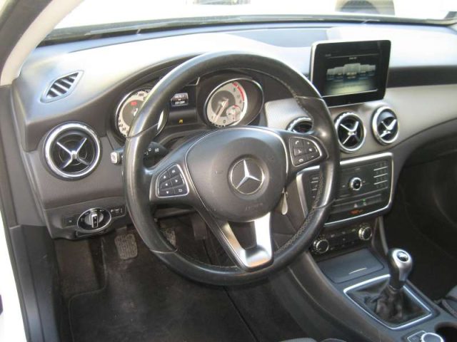 MERCEDES-BENZ GLA 200 D EXECUTIVE - foto 10