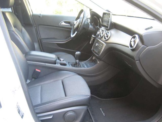 MERCEDES-BENZ GLA 200 D EXECUTIVE - foto 11