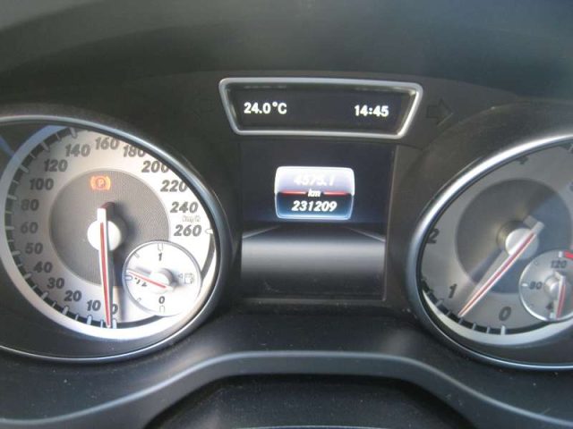 MERCEDES-BENZ GLA 200 D EXECUTIVE - foto 12
