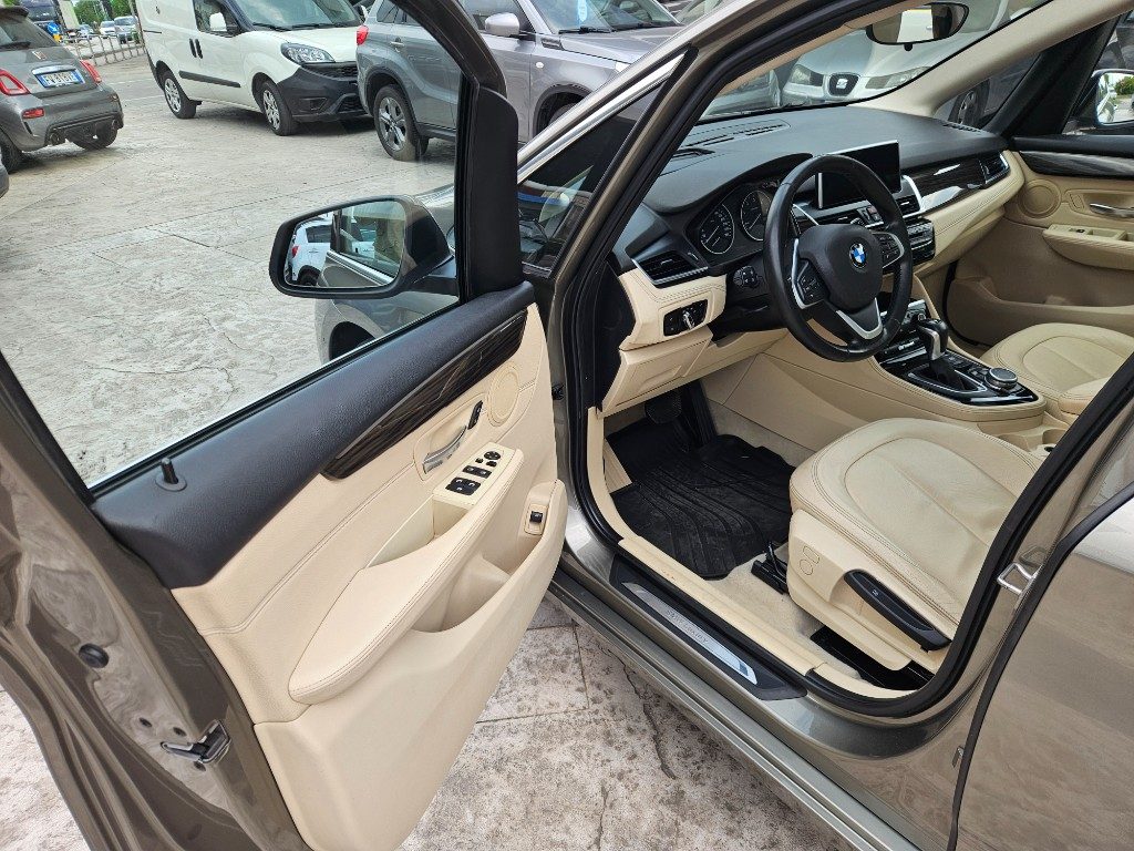 BMW 220 d xDrive Active Tourer Luxury aut. - 11
