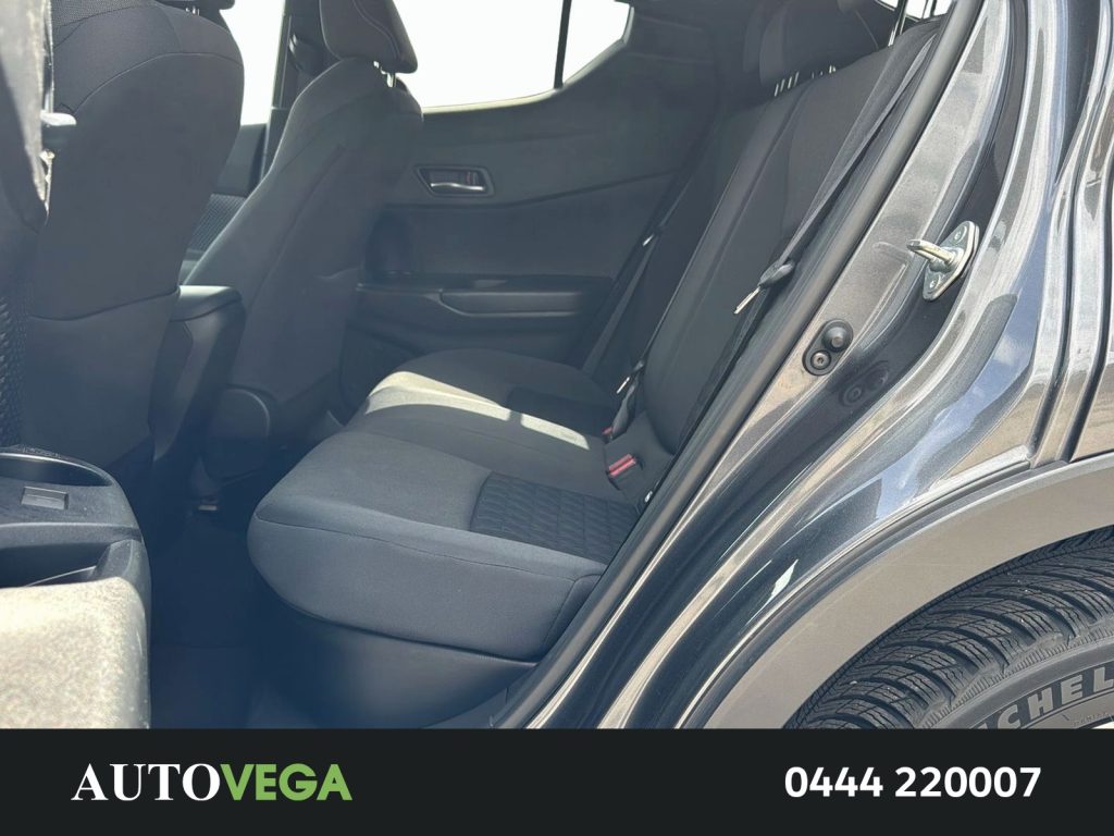 immagine usato TOYOTA C-HR 2.0h comfort e-cvt