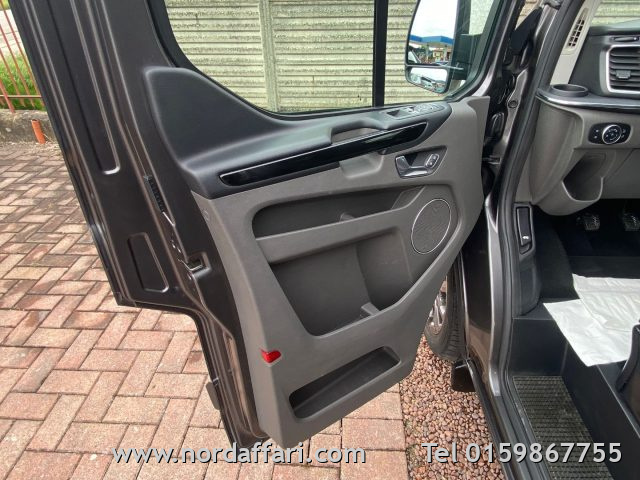 FORD Tourneo Custom - foto: 3