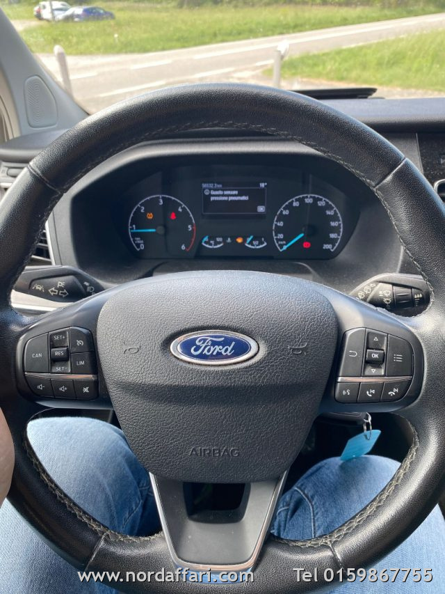 FORD Tourneo Custom - foto: 2
