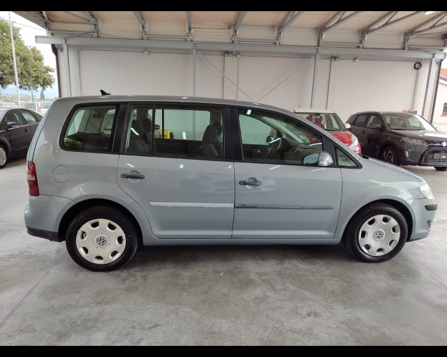 VOLKSWAGEN TOURAN 2.0 TRENDLINE ECOFUEL - foto 6