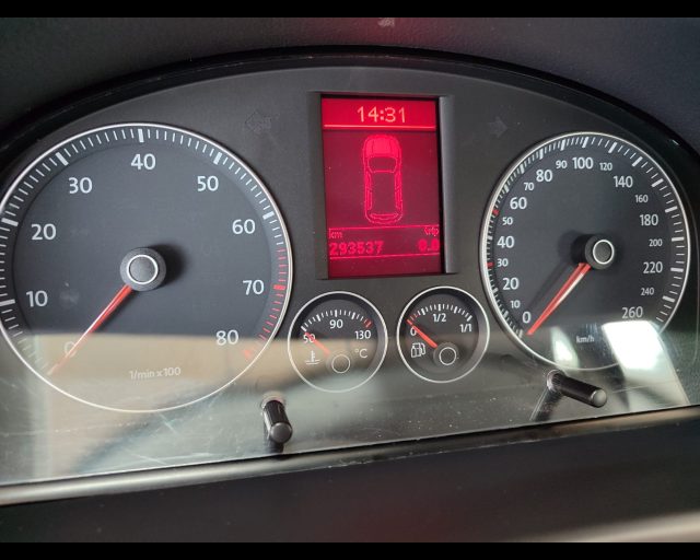 VOLKSWAGEN TOURAN 2.0 TRENDLINE ECOFUEL - foto 17