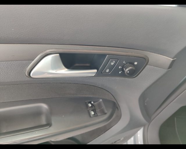 VOLKSWAGEN TOURAN 2.0 TRENDLINE ECOFUEL - foto 19