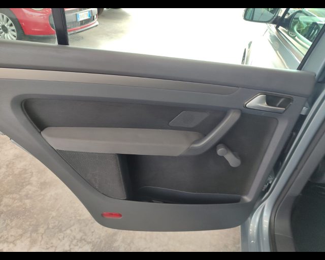 VOLKSWAGEN TOURAN 2.0 TRENDLINE ECOFUEL - foto 21