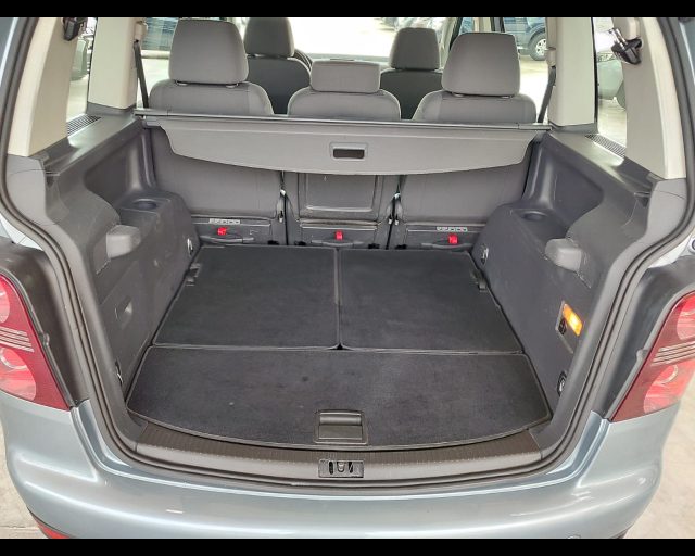 VOLKSWAGEN TOURAN 2.0 TRENDLINE ECOFUEL - foto 23