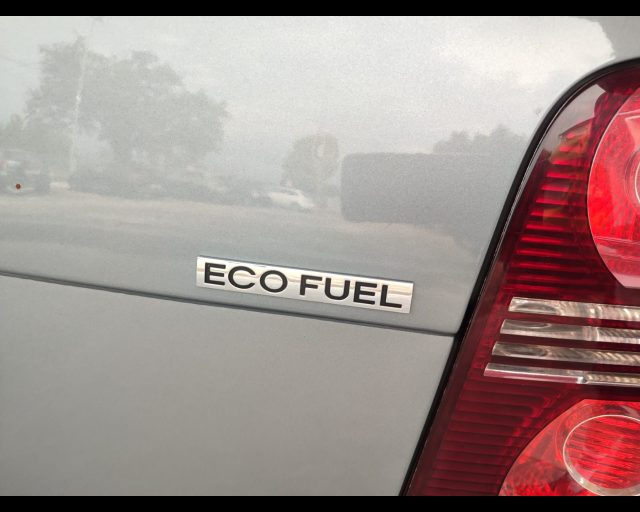 VOLKSWAGEN TOURAN 2.0 TRENDLINE ECOFUEL - foto 24