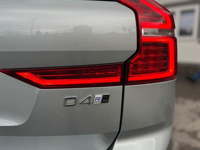 VOLVO XC60 D4 GEARTR. R-DESIGN - foto 6