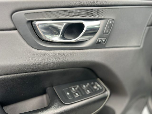 VOLVO XC60 D4 GEARTR. R-DESIGN - foto 7