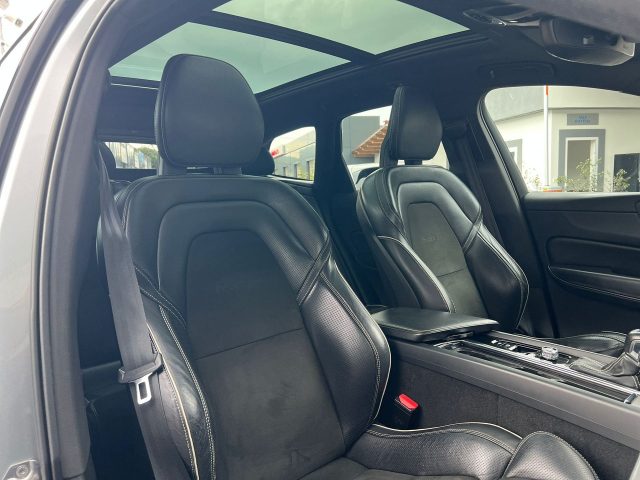 VOLVO XC60 D4 GEARTR. R-DESIGN - foto 12