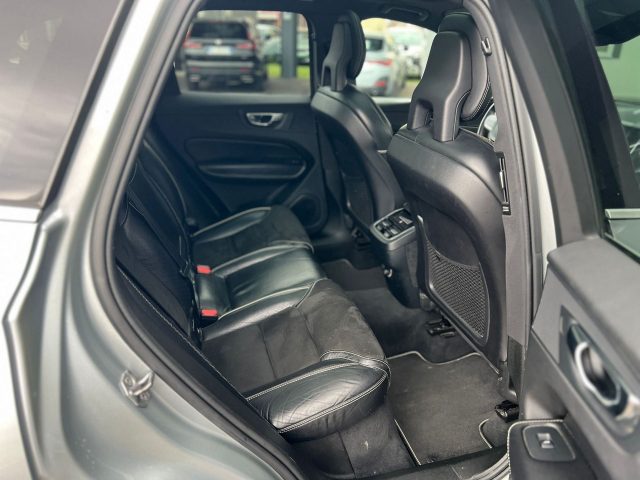 VOLVO XC60 D4 GEARTR. R-DESIGN - foto 19