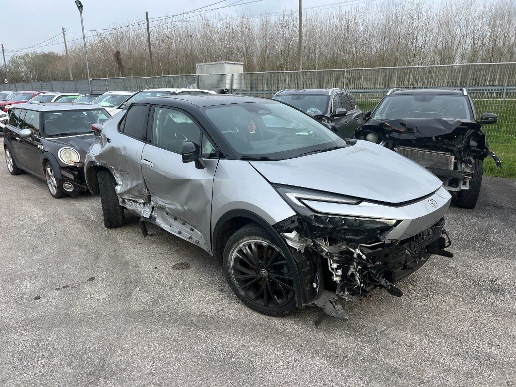 Immagine di TOYOTA C-HR 2.0 PHEV GR Sport del 08/2024 km 84566