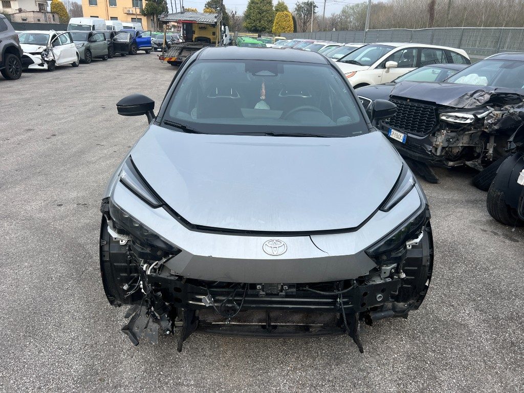 Immagine di TOYOTA C-HR 2.0 PHEV GR Sport del 08/2024 km 84566