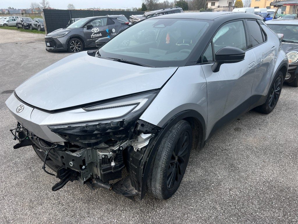 Immagine di TOYOTA C-HR 2.0 PHEV GR Sport del 08/2024 km 84566