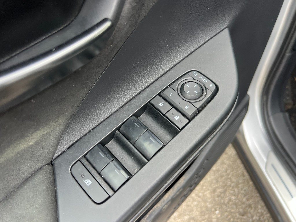 Immagine di TOYOTA C-HR 2.0 PHEV GR Sport del 08/2024 km 84566