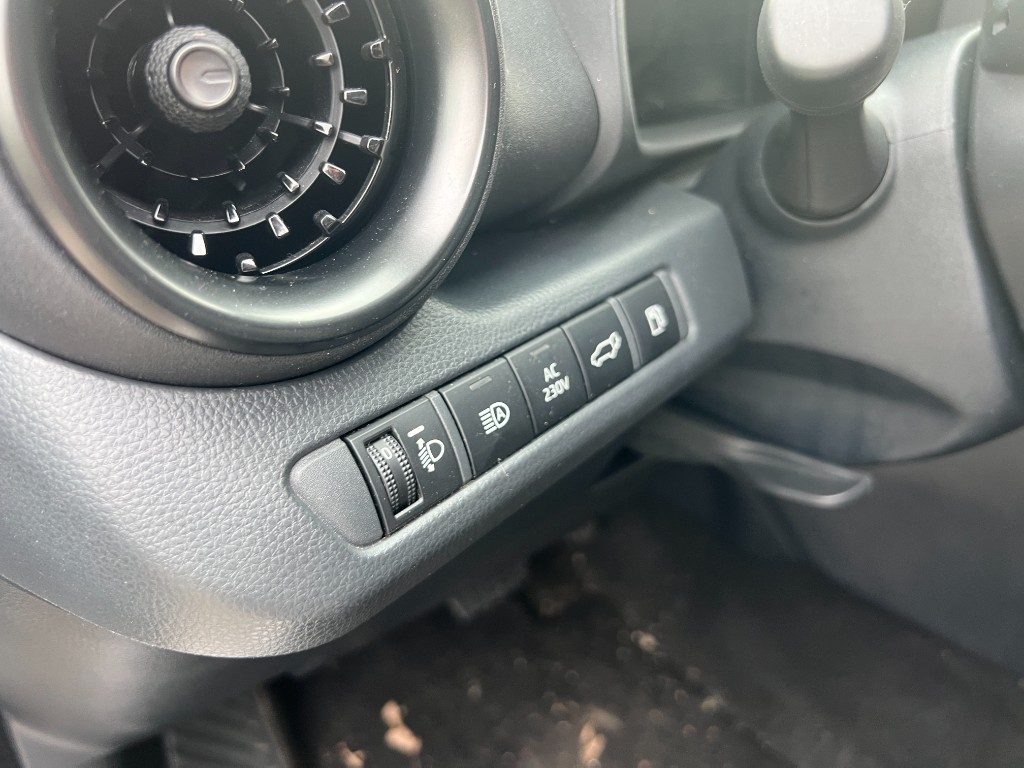 Immagine di TOYOTA C-HR 2.0 PHEV GR Sport del 08/2024 km 84566