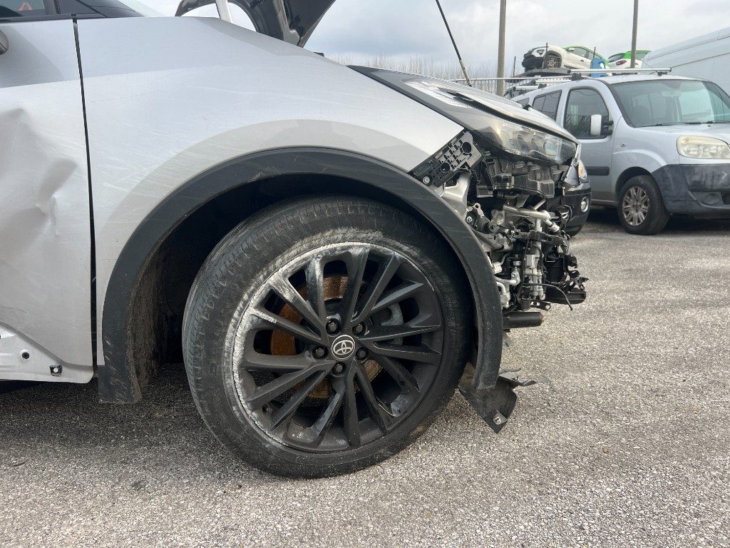 Immagine di TOYOTA C-HR 2.0 PHEV GR Sport del 08/2024 km 84566