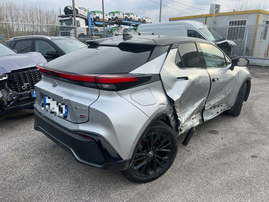 Immagine di TOYOTA C-HR 2.0 PHEV GR Sport del 08/2024 km 84566