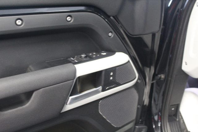 LAND ROVER DEFENDER 90 3.0D I6 250 CV AWD - foto 7