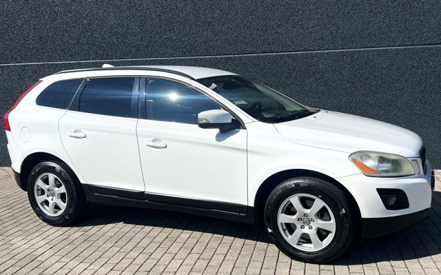 VOLVO XC60 2.4 D 175 CV FWD DRIVE MOMENTUM - foto 6