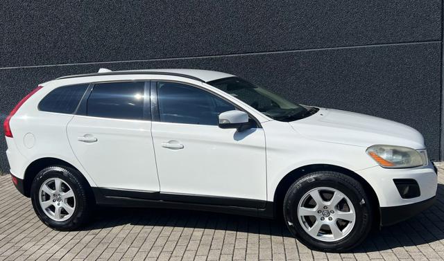 VOLVO XC60 2.4 D 175 CV FWD DRIVE MOMENTUM - foto 7