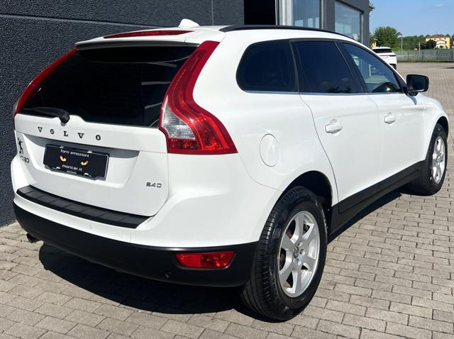 VOLVO XC60 2.4 D 175 CV FWD DRIVE MOMENTUM - foto 10