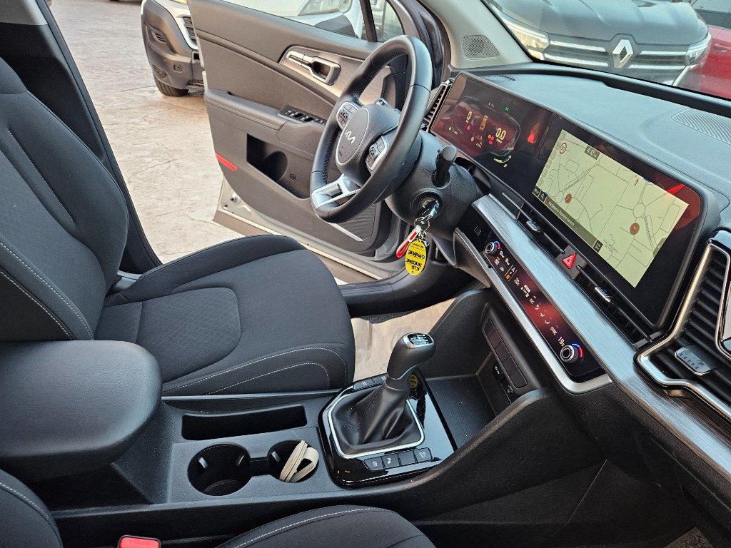KIA Sportage 1.6 TGDi HYBRID - 15