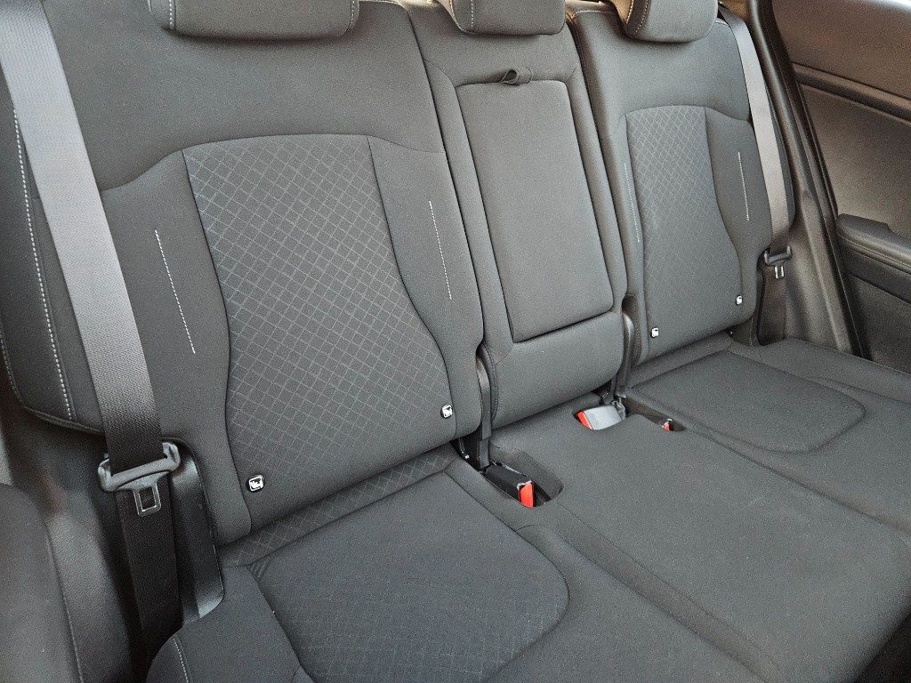 KIA Sportage 1.6 TGDi HYBRID - 16