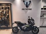 HONDA X-ADV 750 .