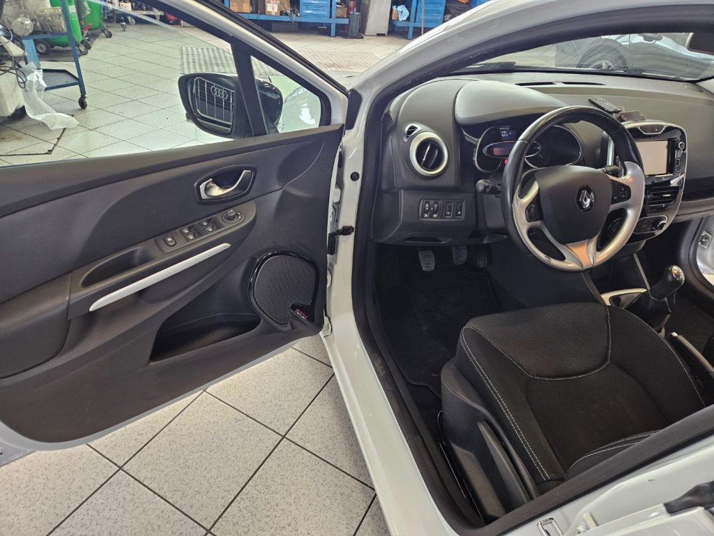 RENAULT Clio dCi 8V 75CV Start&Stop Energy Duel - 10