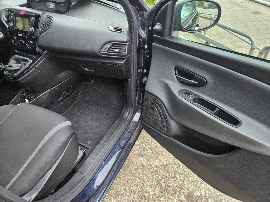 LANCIA Ypsilon 1.2 69 CV 5 porte GPL Ecochic Gold - 7