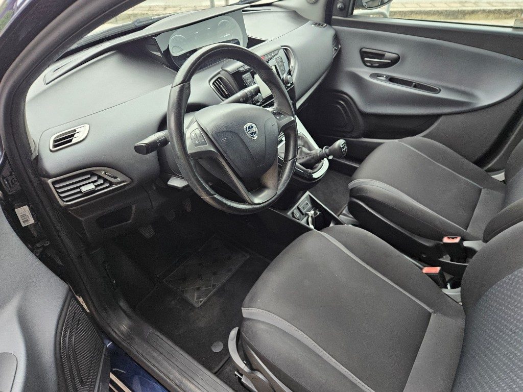 LANCIA Ypsilon 1.2 69 CV 5 porte GPL Ecochic Gold - 10