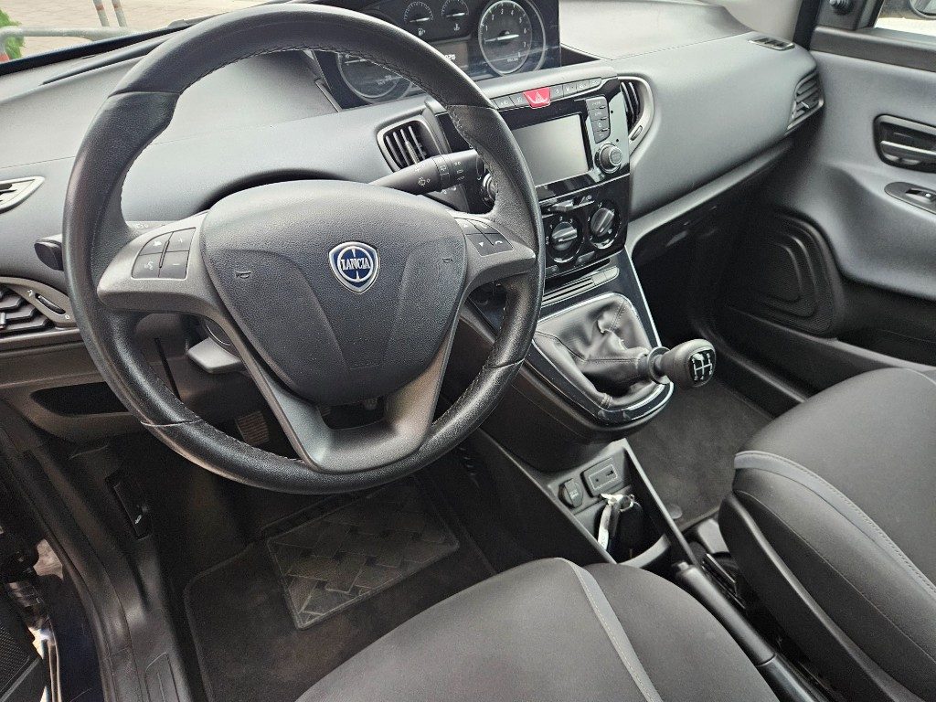 LANCIA Ypsilon 1.2 69 CV 5 porte GPL Ecochic Gold - 11
