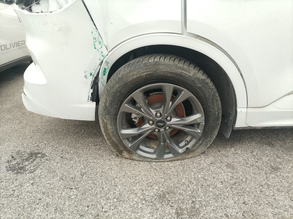 Immagine di FORD Kuga 2.5 Full Hybrid 190 CV CVT 2WD ST-Line del 01/2023 km 17940