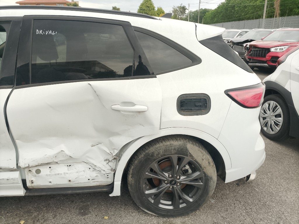 Immagine di FORD Kuga 2.5 Full Hybrid 190 CV CVT 2WD ST-Line del 01/2023 km 17940