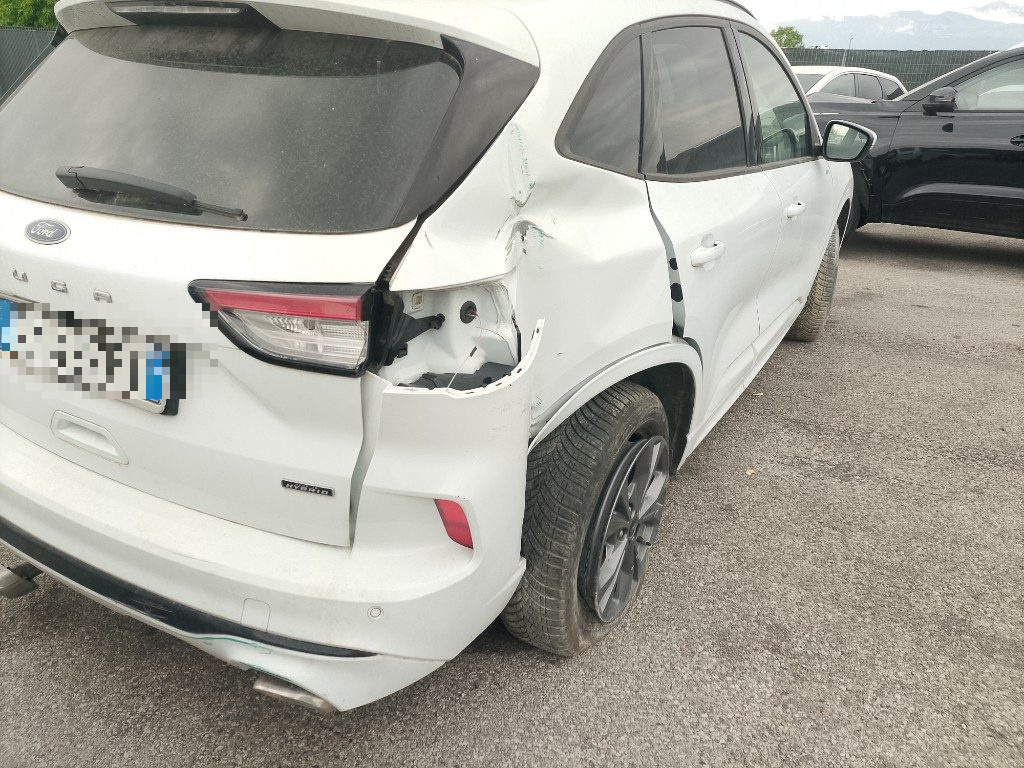 Immagine di FORD Kuga 2.5 Full Hybrid 190 CV CVT 2WD ST-Line del 01/2023 km 17940