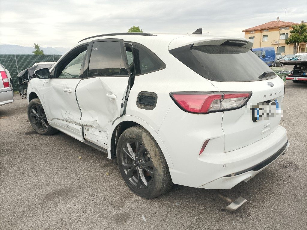 Immagine di FORD Kuga 2.5 Full Hybrid 190 CV CVT 2WD ST-Line del 01/2023 km 17940