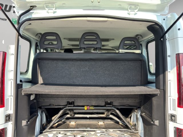 RENAULT Trafic usata 14