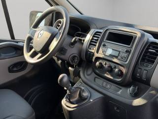 RENAULT Trafic usata 9