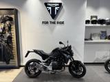 BMW F 900 R .