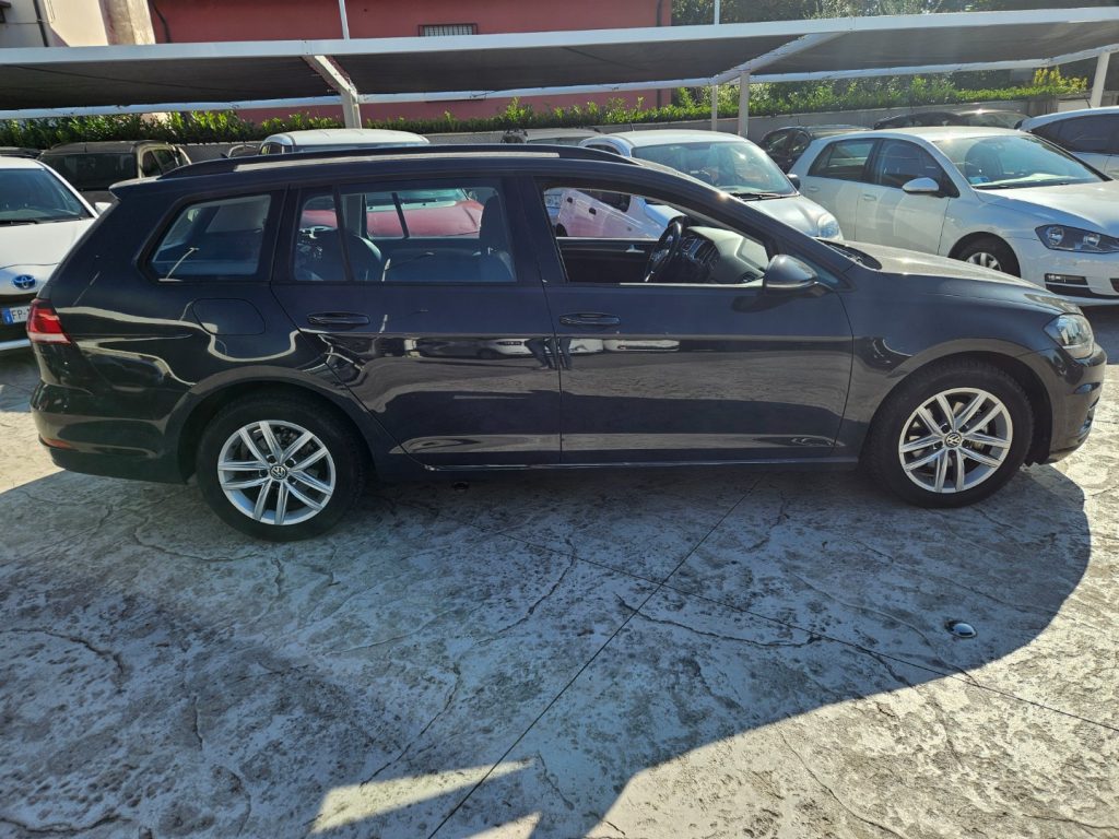 VOLKSWAGEN Golf Variant 1.6 TDI 115 CV Executive BlueMotion Technology - 4