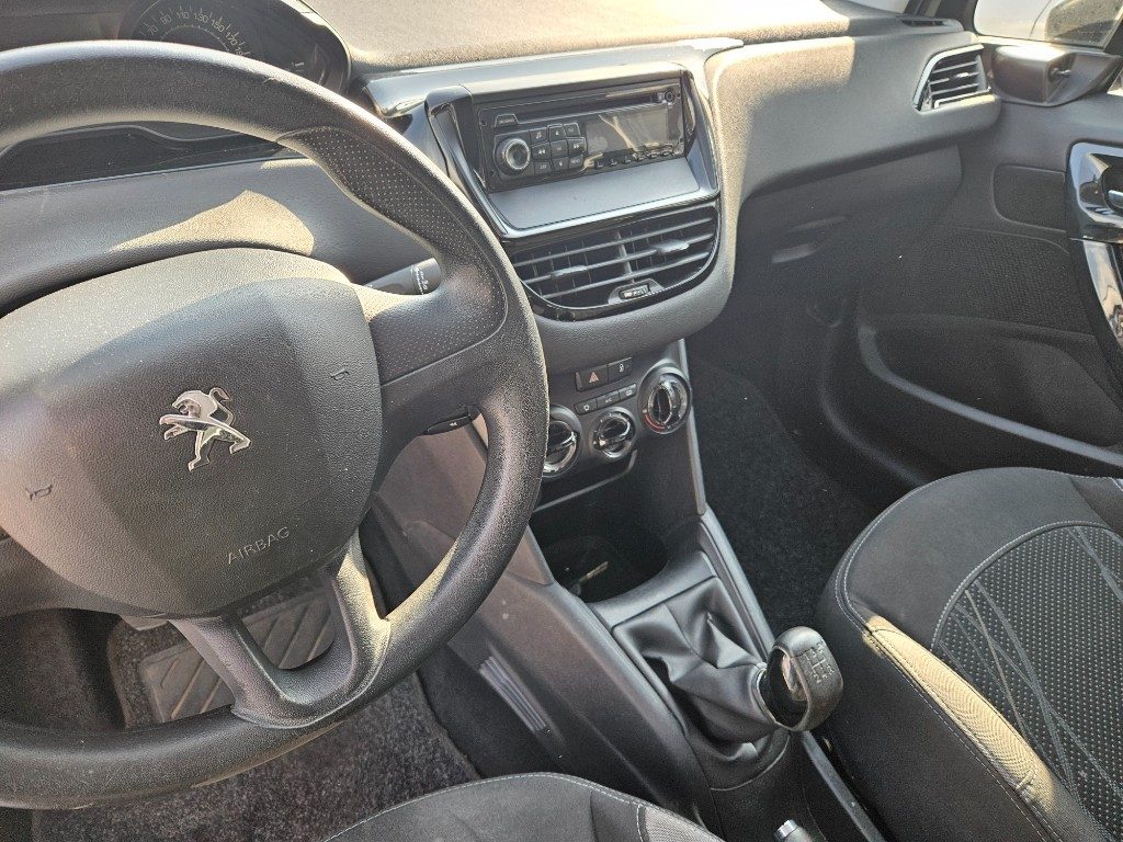 PEUGEOT 208 1.4 8V HDi 68CV 5p. Allure - 8