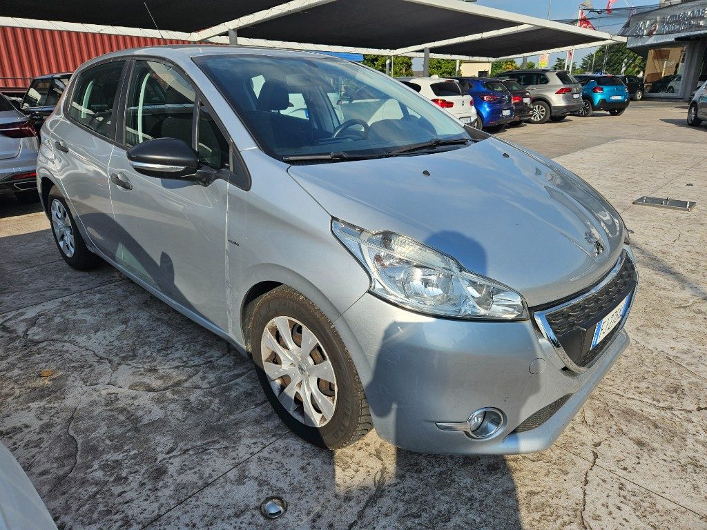 PEUGEOT 208 1.4 8V HDi 68CV 5p. Allure - 2