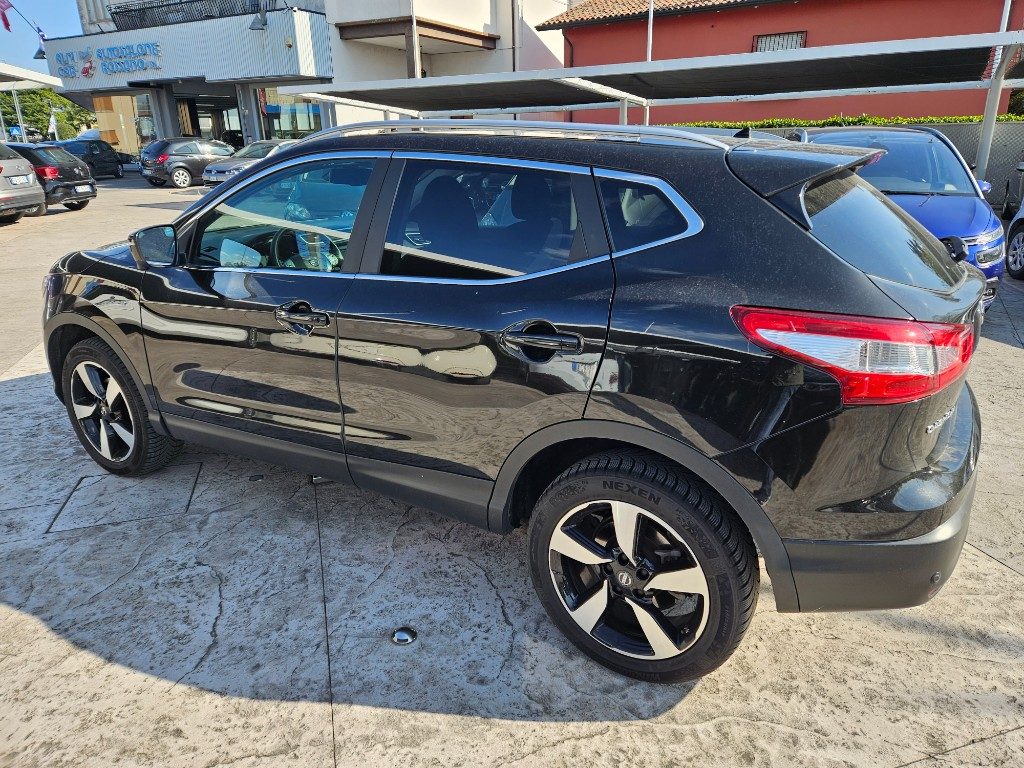 NISSAN Qashqai 1.6 dCi 4WD Tekna - 14