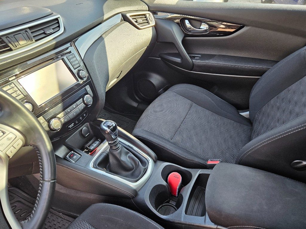 NISSAN Qashqai 1.6 dCi 4WD Tekna - 23