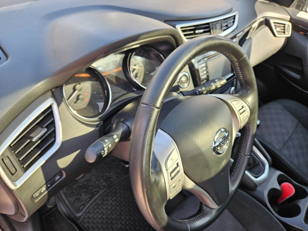NISSAN Qashqai 1.6 dCi 4WD Tekna - 24